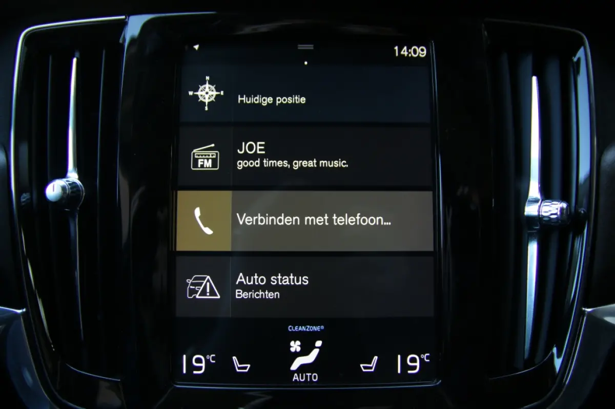 | Pilot assist | 2.0 T6 AWD/Pilot assist/360 camera/Dode hoek detectie