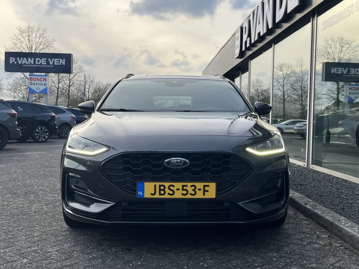 1.0 EcoBoost Hybrid ST Line 125pk/92kW 6-bak | Driver Assistance Pack | Winter Pack | Adapt. Cruise | BLIS | Camera |