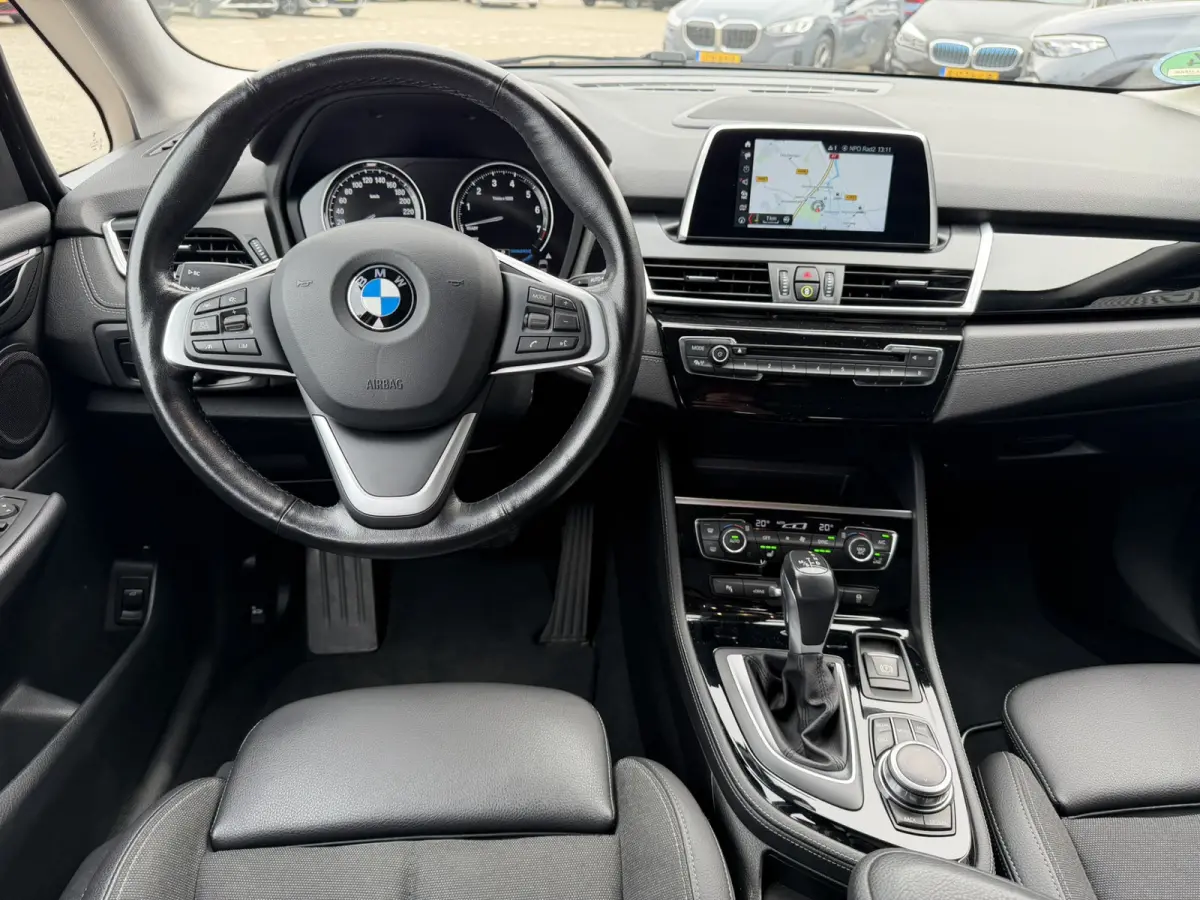 225xe iPerformance Executive Sport Line Adaptive Cruise Control Stoelverwarming PDC DAB LED Carplay
