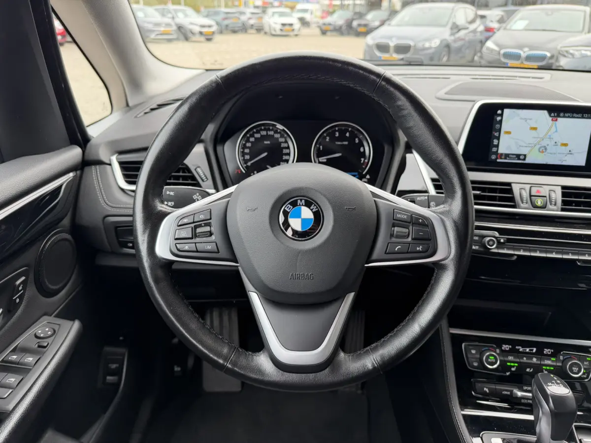 225xe iPerformance Executive Sport Line Adaptive Cruise Control Stoelverwarming PDC DAB LED Carplay