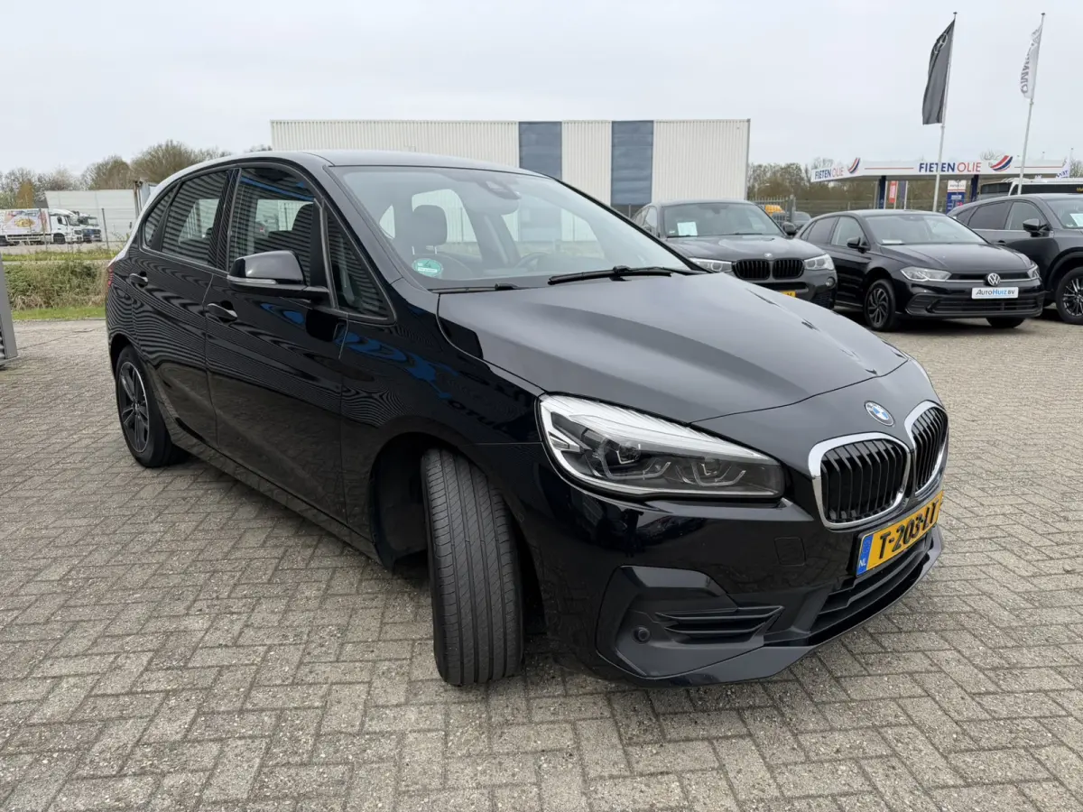 225xe iPerformance Executive Sport Line Adaptive Cruise Control Stoelverwarming PDC DAB LED Carplay