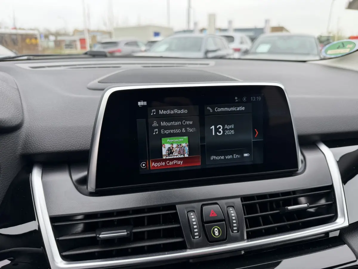 225xe iPerformance Executive Sport Line Adaptive Cruise Control Stoelverwarming PDC DAB LED Carplay