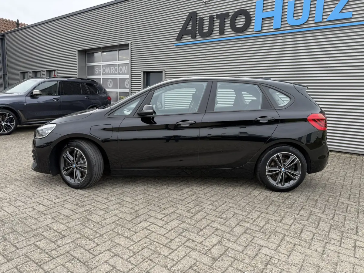225xe iPerformance Executive Sport Line Adaptive Cruise Control Stoelverwarming PDC DAB LED Carplay
