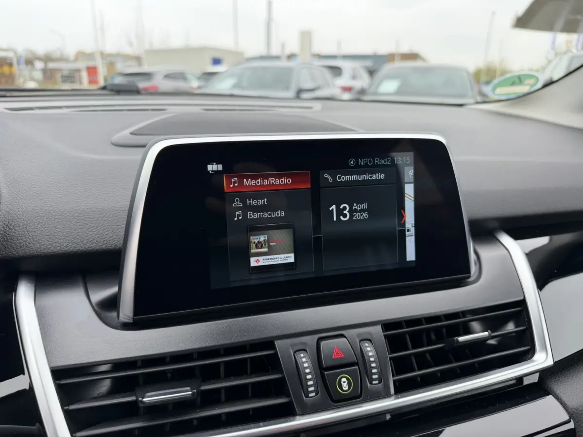 225xe iPerformance Executive Sport Line Adaptive Cruise Control Stoelverwarming PDC DAB LED Carplay