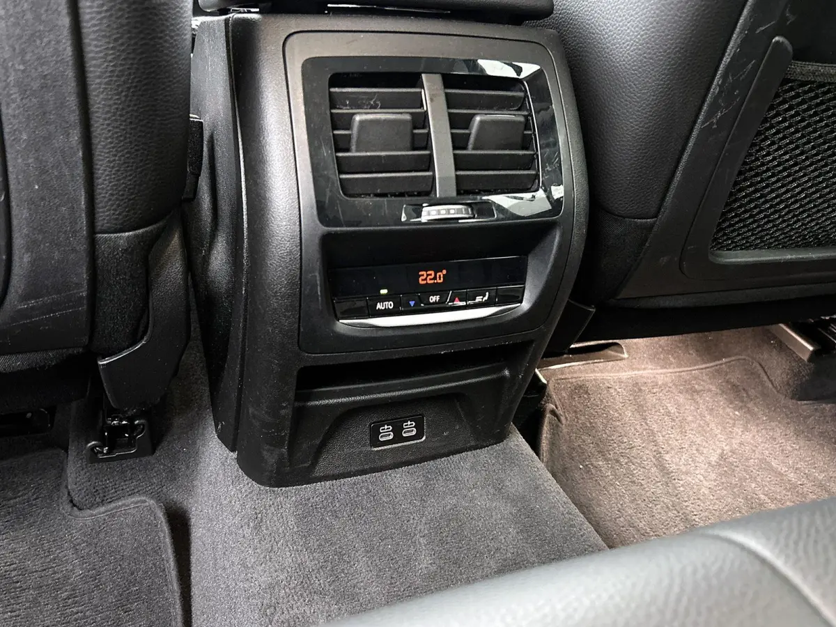 xDrive20i Executive | ACHTERUITRIJCAMERA | APPLE CARPLAY - ANDROID AUTO | ELEKTRISCHE KOFFERKLEP | STOELVERWARMING | LEDER | LED | CRUISE CONTROL | CLIMATE CONTROL |