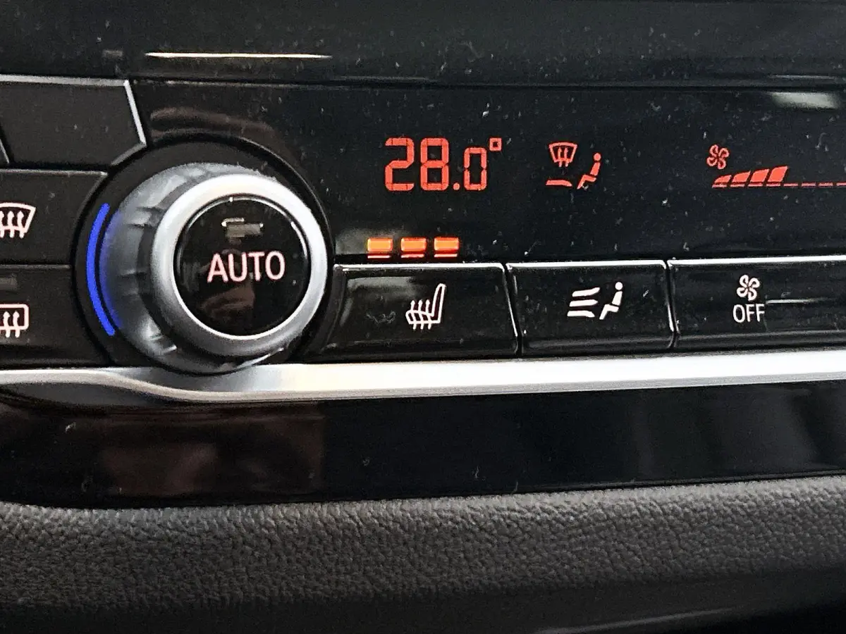 xDrive20i Executive | ACHTERUITRIJCAMERA | APPLE CARPLAY - ANDROID AUTO | ELEKTRISCHE KOFFERKLEP | STOELVERWARMING | LEDER | LED | CRUISE CONTROL | CLIMATE CONTROL |