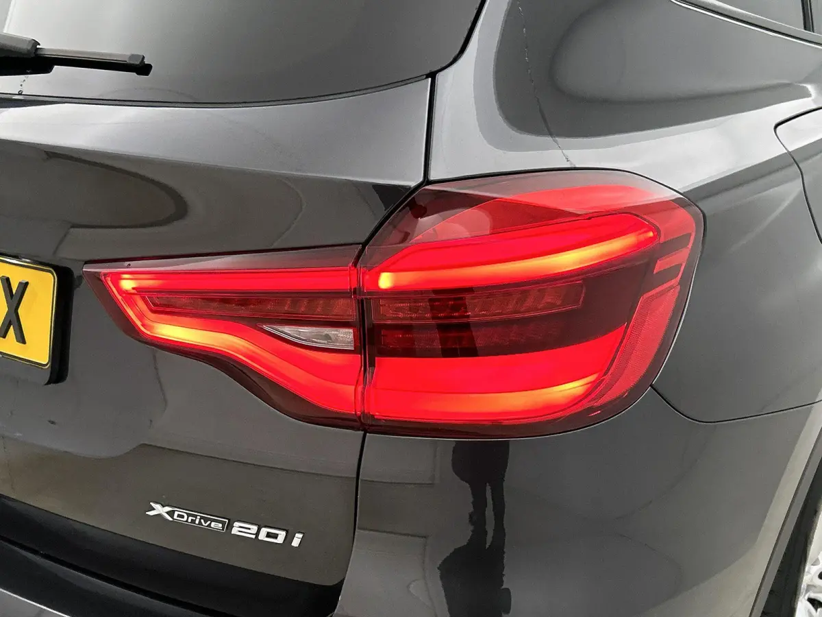 xDrive20i Executive | ACHTERUITRIJCAMERA | APPLE CARPLAY - ANDROID AUTO | ELEKTRISCHE KOFFERKLEP | STOELVERWARMING | LEDER | LED | CRUISE CONTROL | CLIMATE CONTROL |