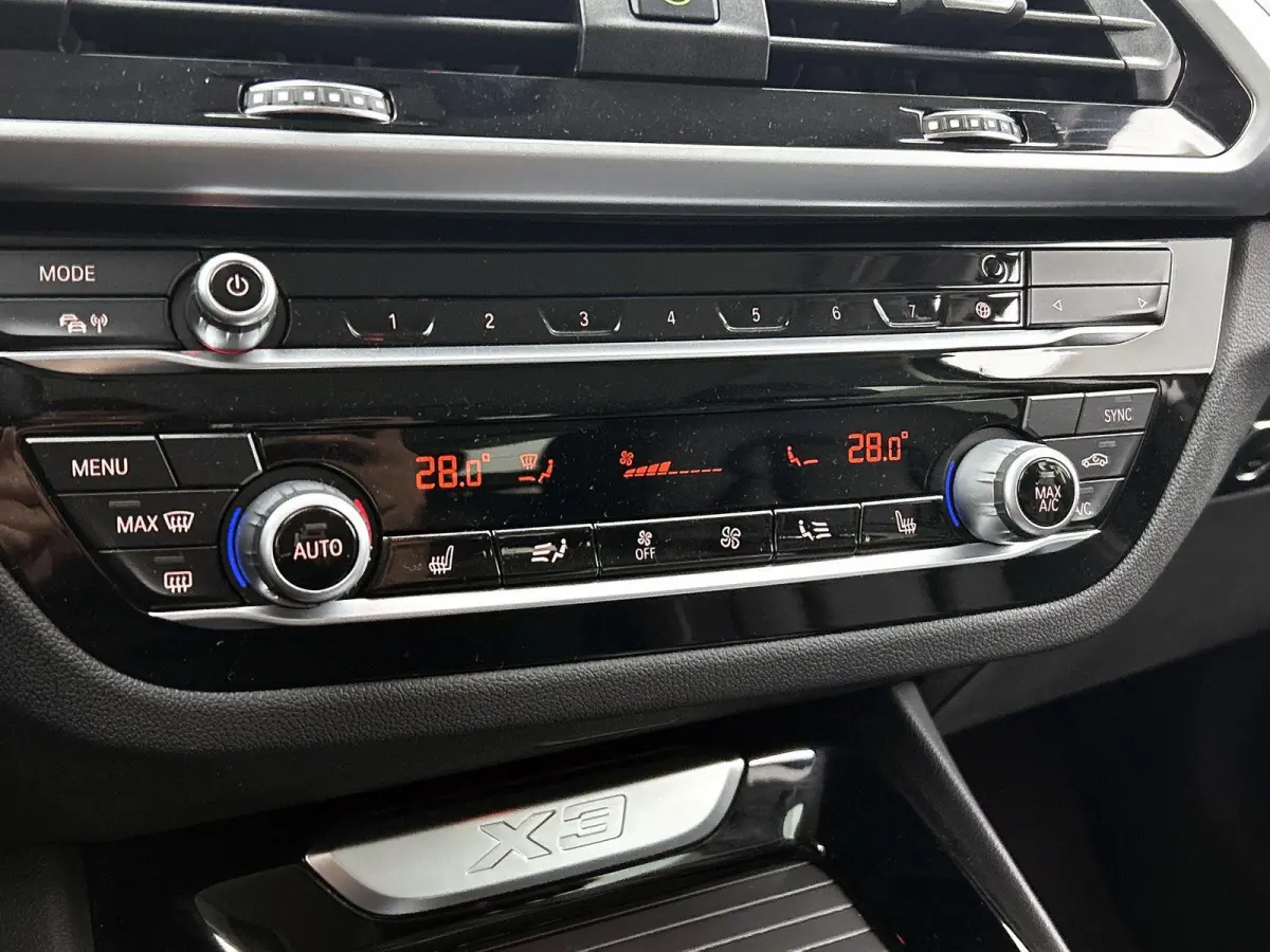 xDrive20i Executive | ACHTERUITRIJCAMERA | APPLE CARPLAY - ANDROID AUTO | ELEKTRISCHE KOFFERKLEP | STOELVERWARMING | LEDER | LED | CRUISE CONTROL | CLIMATE CONTROL |