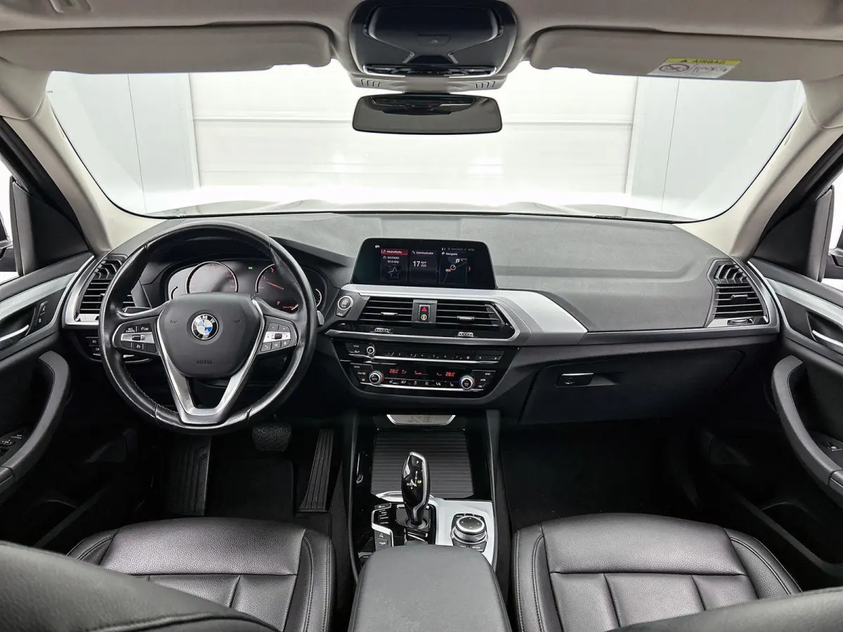 xDrive20i Executive | ACHTERUITRIJCAMERA | APPLE CARPLAY - ANDROID AUTO | ELEKTRISCHE KOFFERKLEP | STOELVERWARMING | LEDER | LED | CRUISE CONTROL | CLIMATE CONTROL |