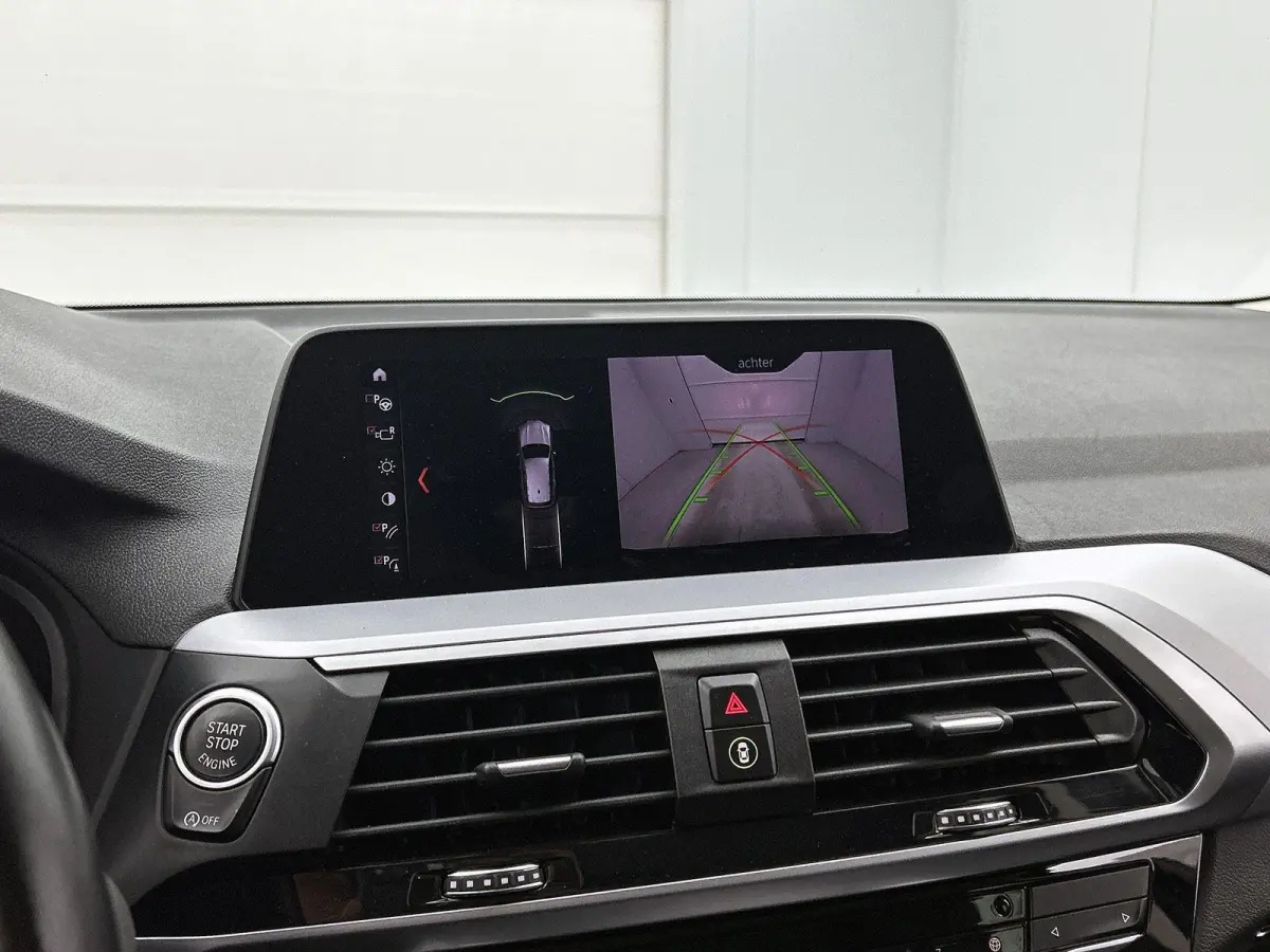 xDrive20i Executive | ACHTERUITRIJCAMERA | APPLE CARPLAY - ANDROID AUTO | ELEKTRISCHE KOFFERKLEP | STOELVERWARMING | LEDER | LED | CRUISE CONTROL | CLIMATE CONTROL |