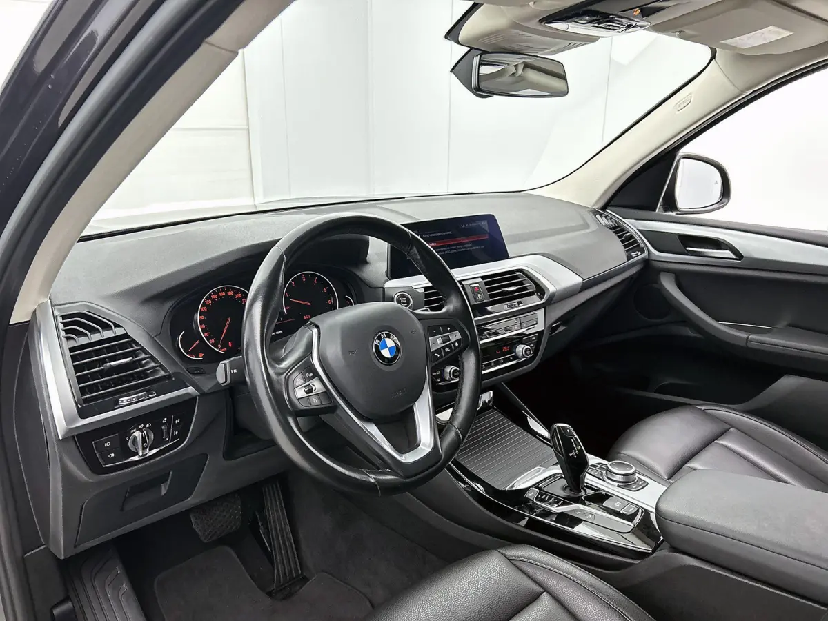 xDrive20i Executive | ACHTERUITRIJCAMERA | APPLE CARPLAY - ANDROID AUTO | ELEKTRISCHE KOFFERKLEP | STOELVERWARMING | LEDER | LED | CRUISE CONTROL | CLIMATE CONTROL |