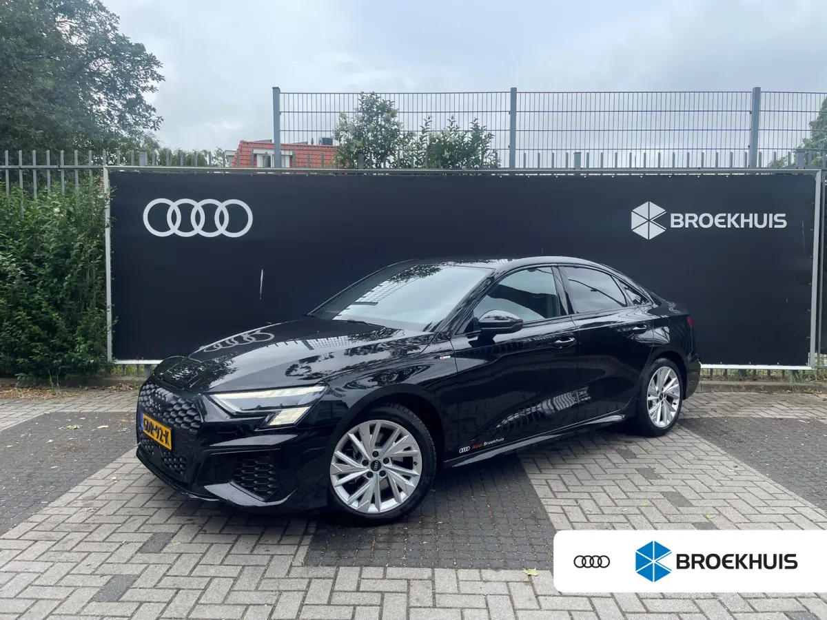 35 TFSI S edition | 18 inch velgen | Camera achter | Adaptieve cruise control | Leder | Matrix-led | Bang & OLufsen | Rode stiknaden | Stoelverwarming