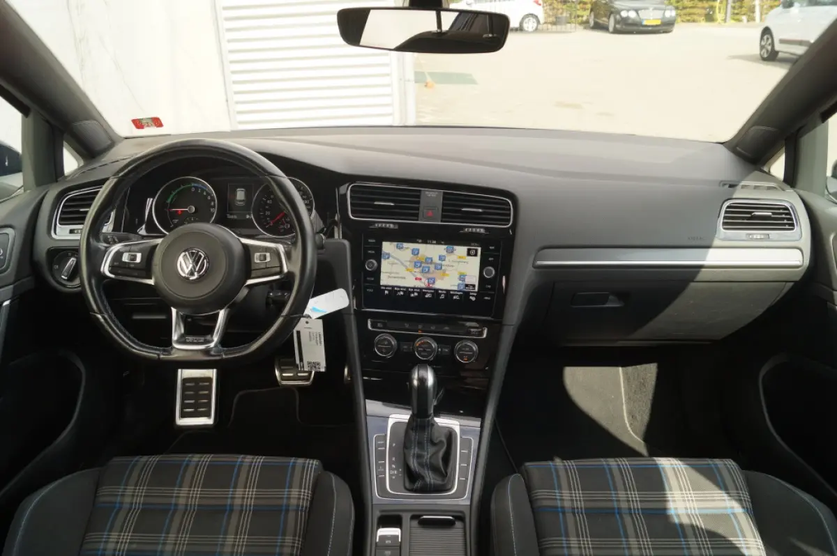 1.4 TSI Plug-in Hybrid GTE -NAVI-ECC-CAM-