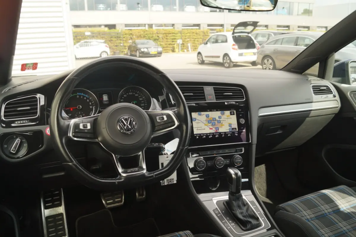 1.4 TSI Plug-in Hybrid GTE -NAVI-ECC-CAM-