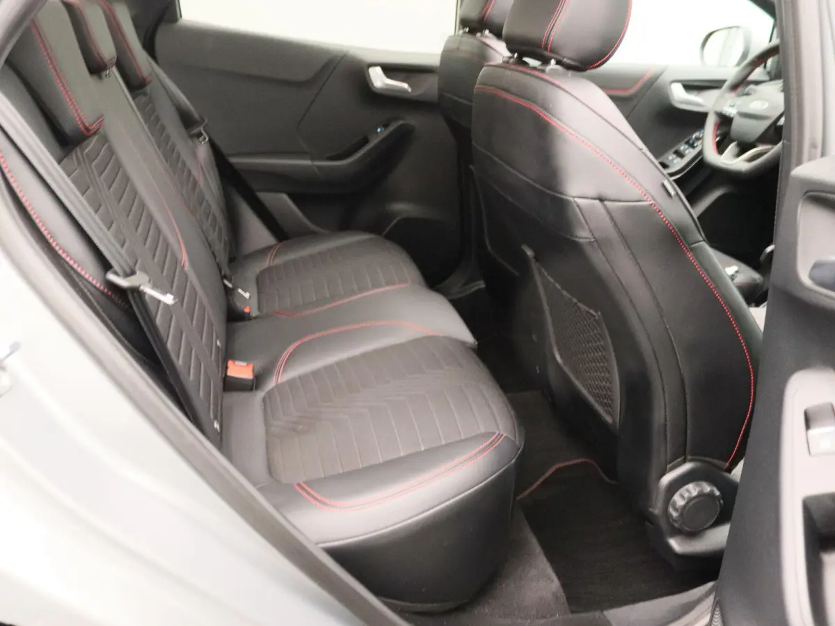 1.0 EcoBoost ST-Line X Panoramadak | Schuifdak | Adaptive cruise | Stoel/stuurverwarming | Apple carplay | Navigatie | Climate control | Voorruitverwarming | DAB | Led