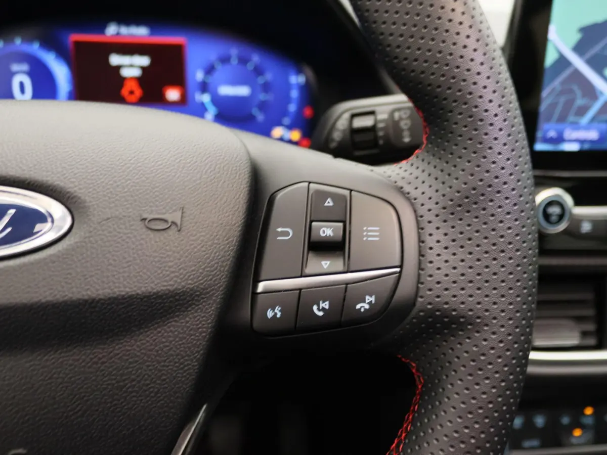 1.0 EcoBoost ST-Line X Panoramadak | Schuifdak | Adaptive cruise | Stoel/stuurverwarming | Apple carplay | Navigatie | Climate control | Voorruitverwarming | DAB | Led