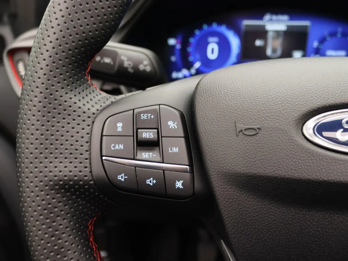 1.0 EcoBoost ST-Line X Panoramadak | Schuifdak | Adaptive cruise | Stoel/stuurverwarming | Apple carplay | Navigatie | Climate control | Voorruitverwarming | DAB | Led