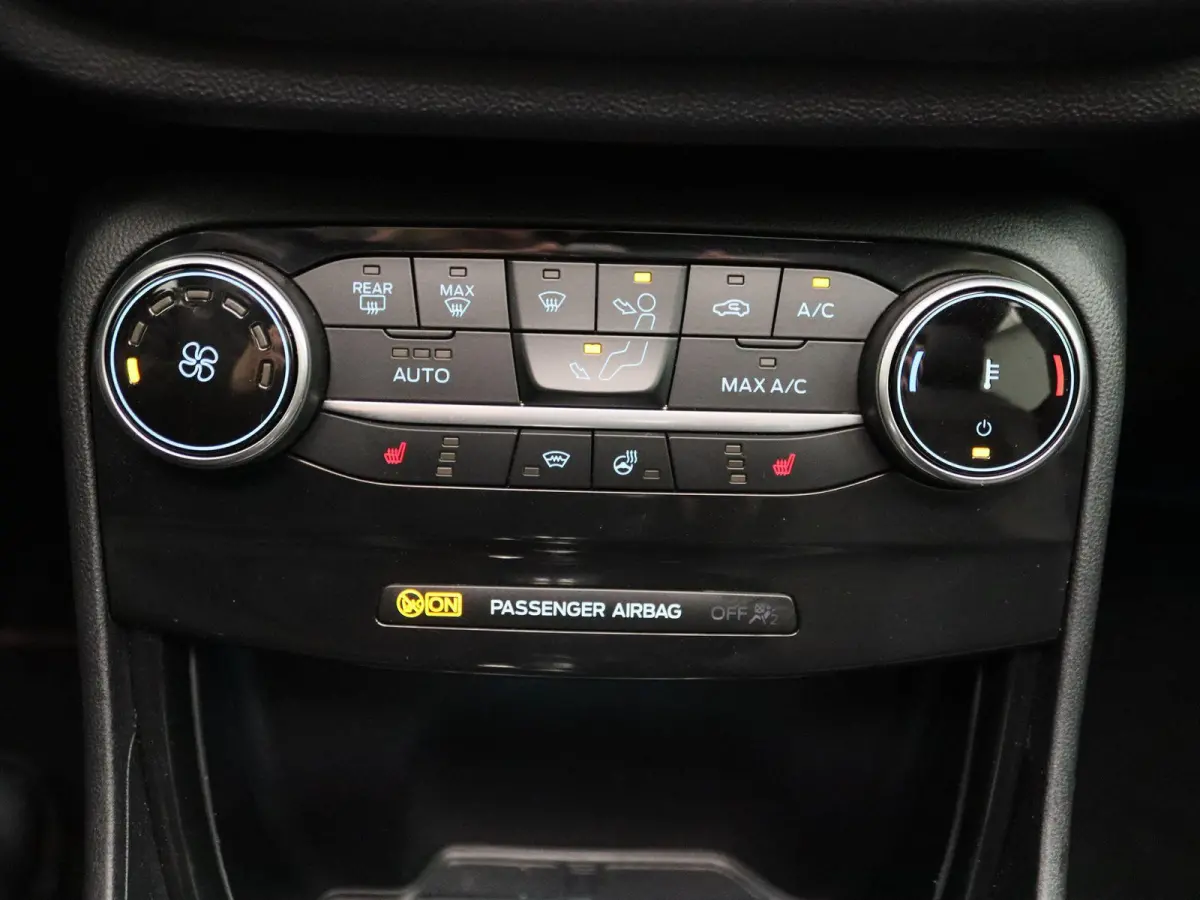 1.0 EcoBoost ST-Line X Panoramadak | Schuifdak | Adaptive cruise | Stoel/stuurverwarming | Apple carplay | Navigatie | Climate control | Voorruitverwarming | DAB | Led