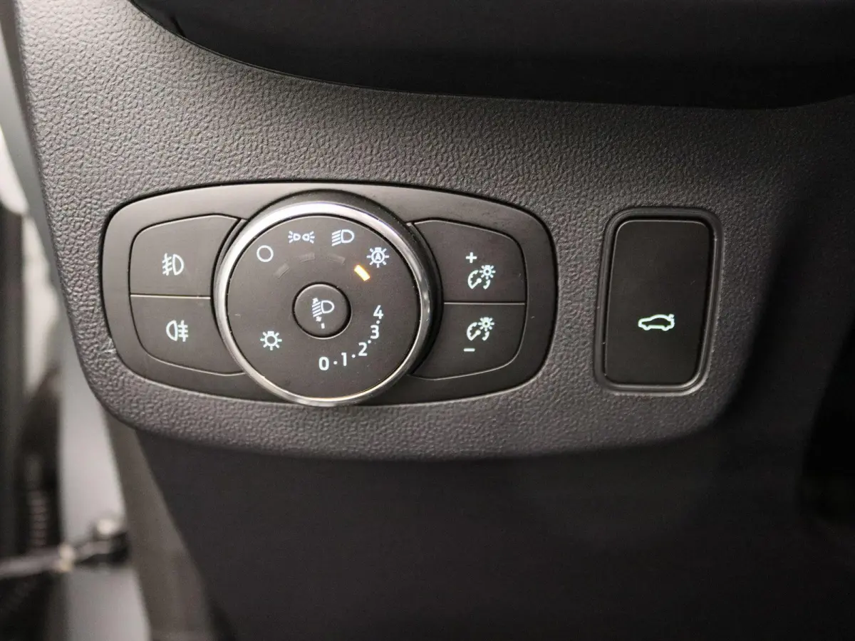 1.0 EcoBoost ST-Line X Panoramadak | Schuifdak | Adaptive cruise | Stoel/stuurverwarming | Apple carplay | Navigatie | Climate control | Voorruitverwarming | DAB | Led