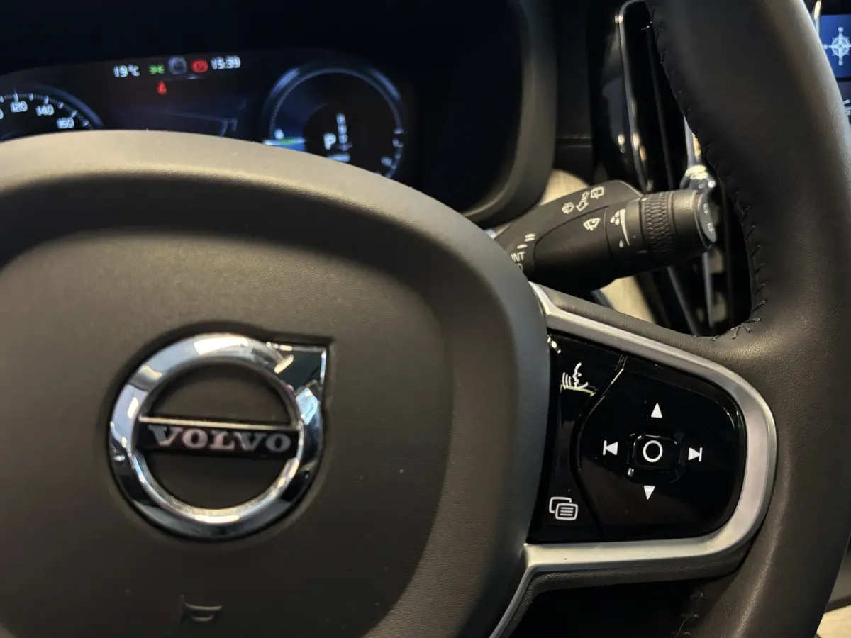 T8 AWD / Panodak / Leer / Elek Trekhaak / BLIS / full LED / Apple Carplay / Camera / Adapt Cruise / Pilot ass