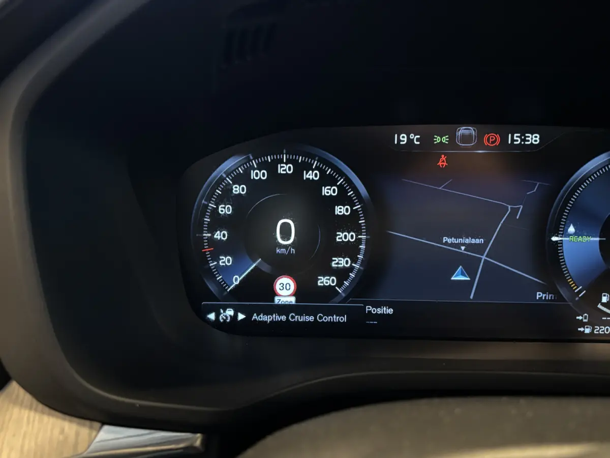 T8 AWD / Panodak / Leer / Elek Trekhaak / BLIS / full LED / Apple Carplay / Camera / Adapt Cruise / Pilot ass