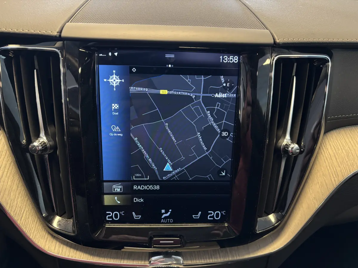 T8 AWD / Panodak / Leer / Elek Trekhaak / BLIS / full LED / Apple Carplay / Camera / Adapt Cruise / Pilot ass