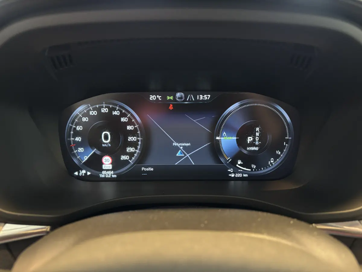 T8 AWD / Panodak / Leer / Elek Trekhaak / BLIS / full LED / Apple Carplay / Camera / Adapt Cruise / Pilot ass