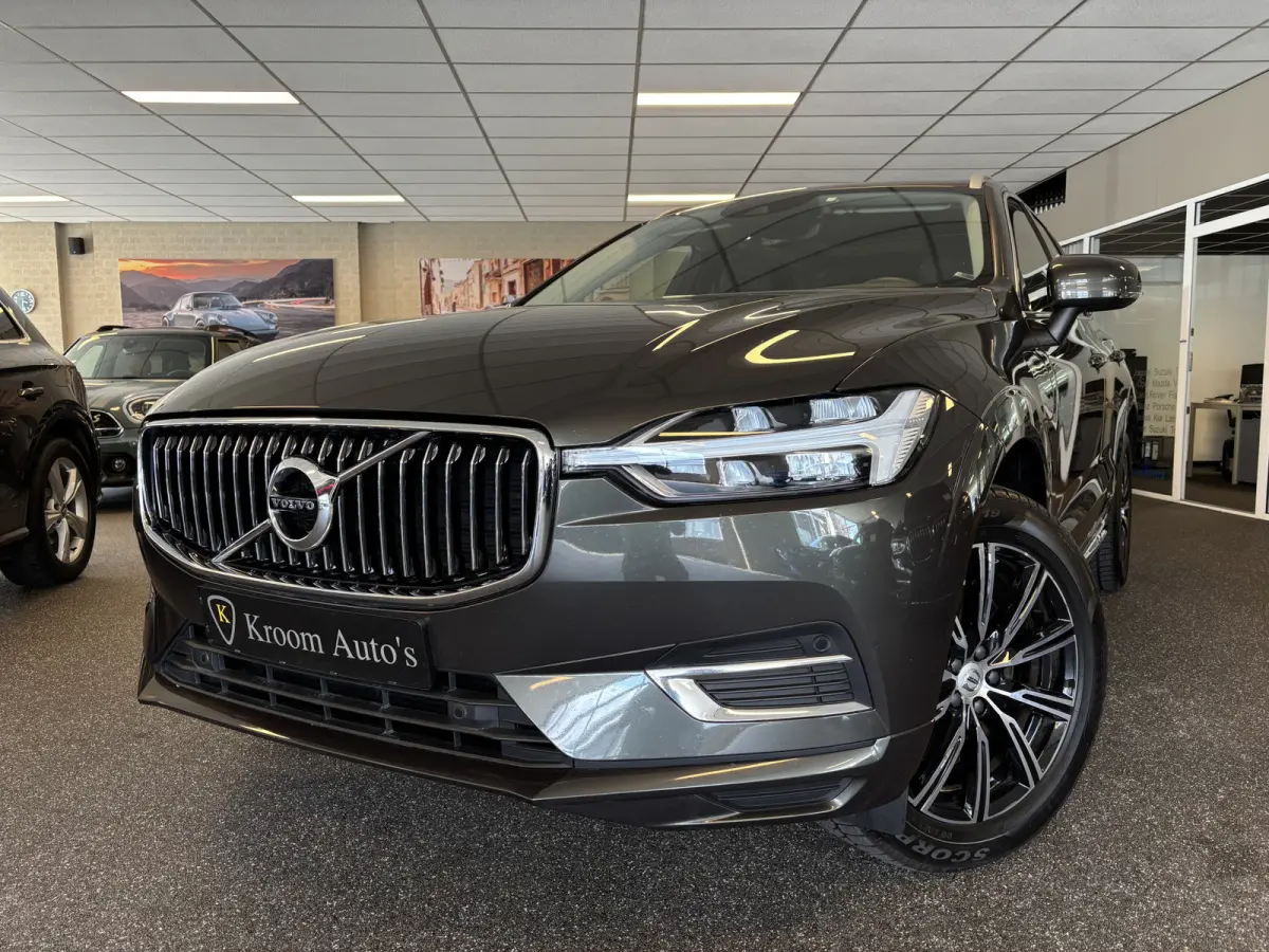 T8 AWD / Panodak / Leer / Elek Trekhaak / BLIS / full LED / Apple Carplay / Camera / Adapt Cruise / Pilot ass