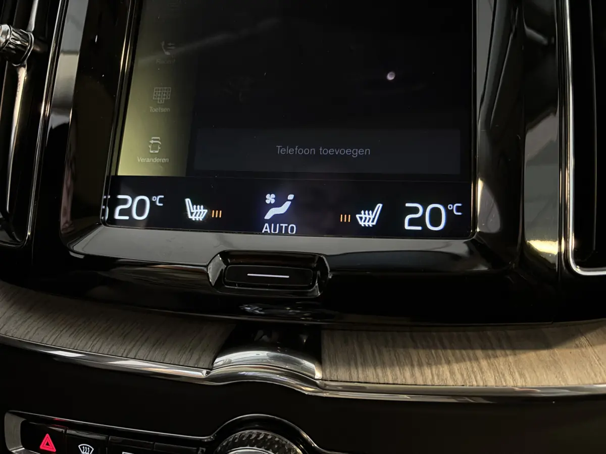 T8 AWD / Panodak / Leer / Elek Trekhaak / BLIS / full LED / Apple Carplay / Camera / Adapt Cruise / Pilot ass