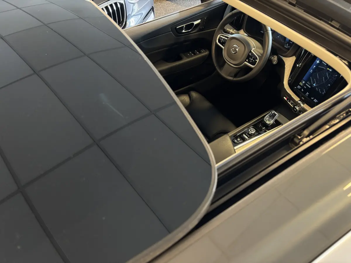 T8 AWD / Panodak / Leer / Elek Trekhaak / BLIS / full LED / Apple Carplay / Camera / Adapt Cruise / Pilot ass