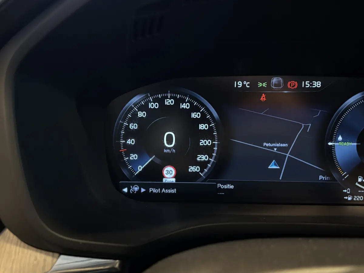 T8 AWD / Panodak / Leer / Elek Trekhaak / BLIS / full LED / Apple Carplay / Camera / Adapt Cruise / Pilot ass
