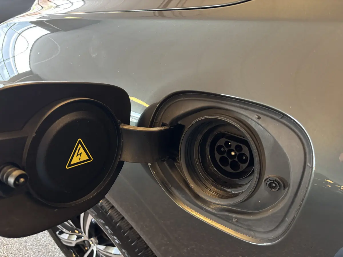 T8 AWD / Panodak / Leer / Elek Trekhaak / BLIS / full LED / Apple Carplay / Camera / Adapt Cruise / Pilot ass