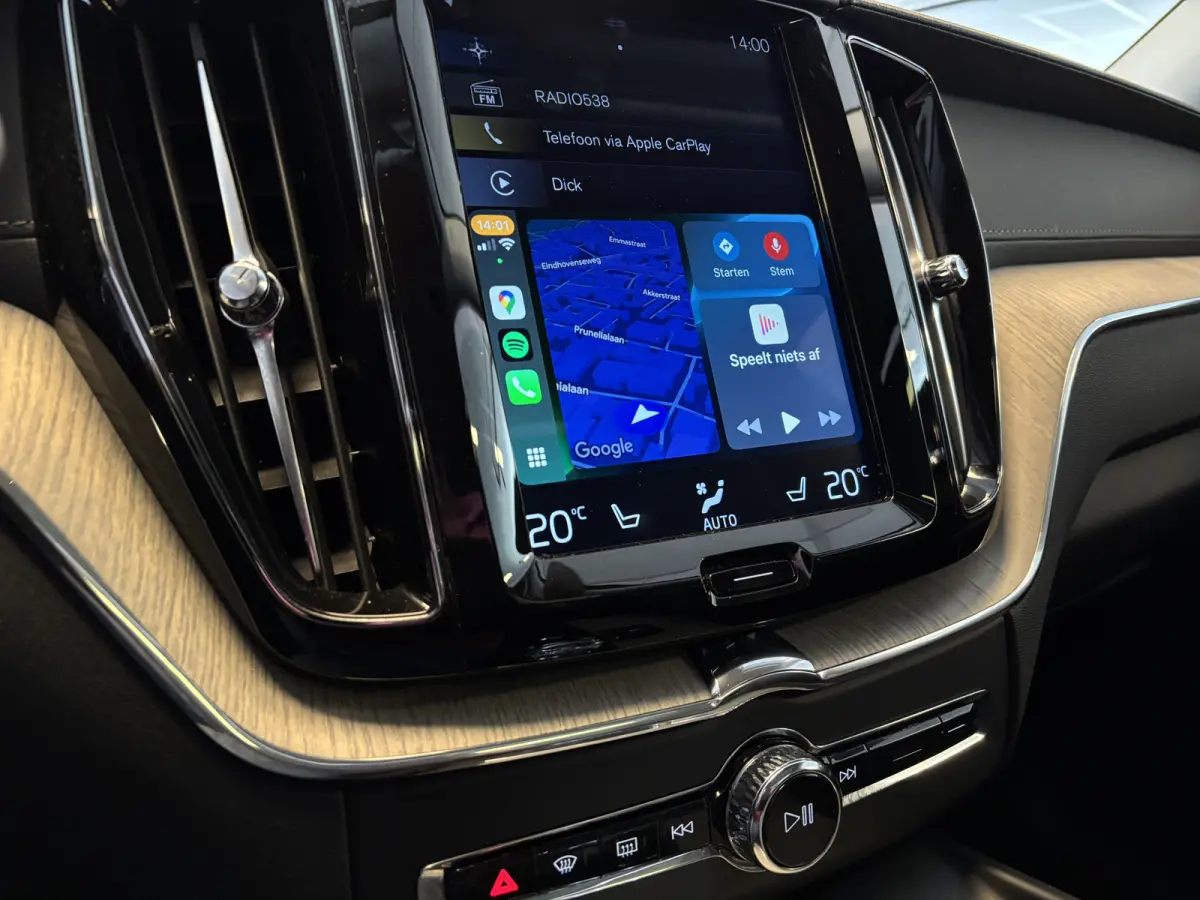 T8 AWD / Panodak / Leer / Elek Trekhaak / BLIS / full LED / Apple Carplay / Camera / Adapt Cruise / Pilot ass