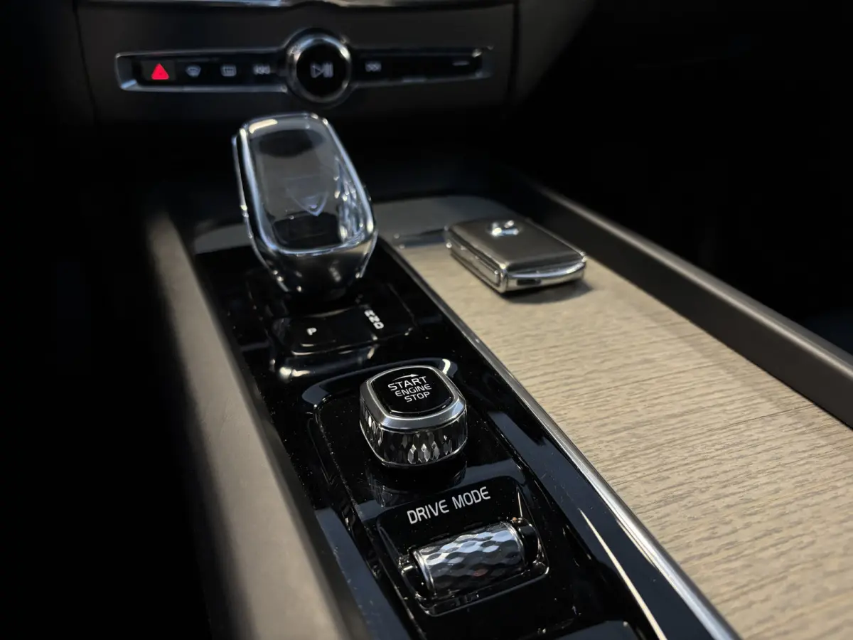 T8 AWD / Panodak / Leer / Elek Trekhaak / BLIS / full LED / Apple Carplay / Camera / Adapt Cruise / Pilot ass