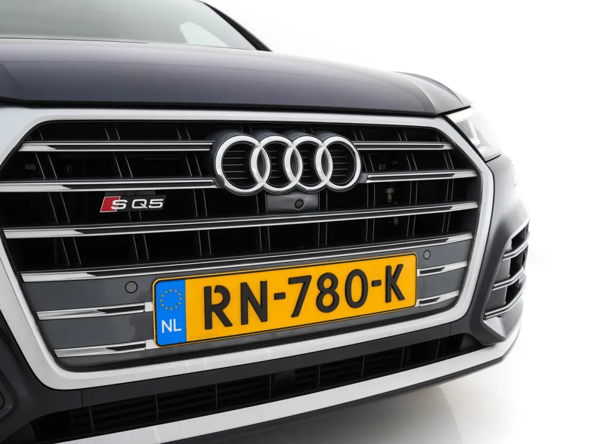 SQ5 3.0 TFSI quattro Aut. *PANO | FULL-LEATHER | FULL-LED | HEAD-UP | ADAPTIVE-CRUISE | BLIND-SPOT | SPORT-SEATS | NAVI-FULLMAP | ECC | PDC | CRUISE | 20''ALU*