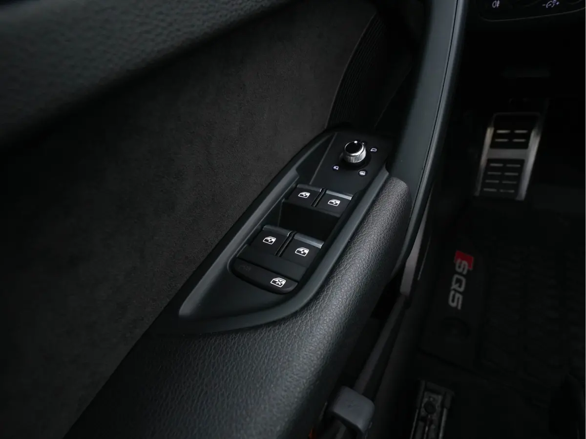SQ5 3.0 TFSI quattro Aut. *PANO | FULL-LEATHER | FULL-LED | HEAD-UP | ADAPTIVE-CRUISE | BLIND-SPOT | SPORT-SEATS | NAVI-FULLMAP | ECC | PDC | CRUISE | 20''ALU*