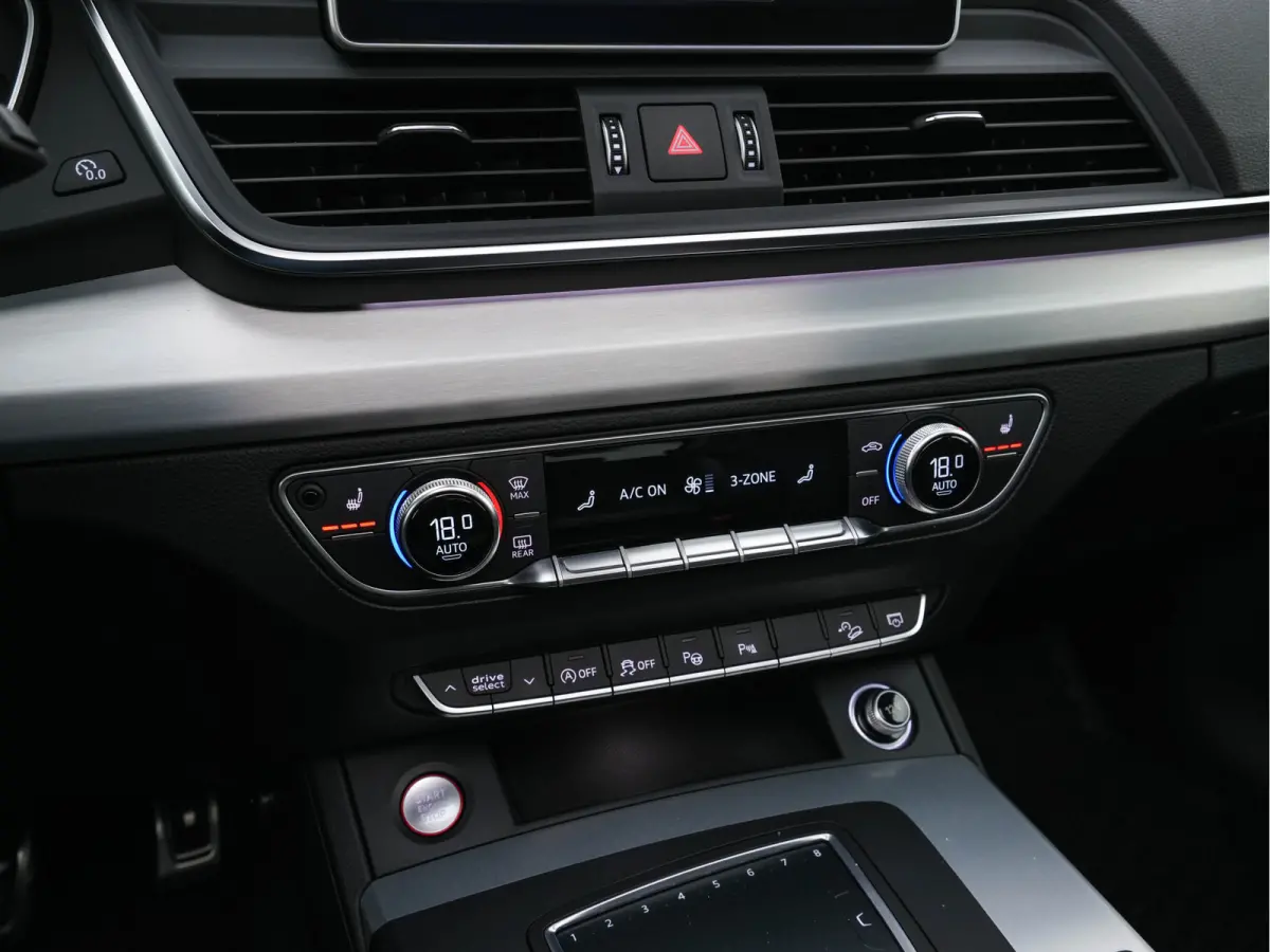 SQ5 3.0 TFSI quattro Aut. *PANO | FULL-LEATHER | FULL-LED | HEAD-UP | ADAPTIVE-CRUISE | BLIND-SPOT | SPORT-SEATS | NAVI-FULLMAP | ECC | PDC | CRUISE | 20''ALU*