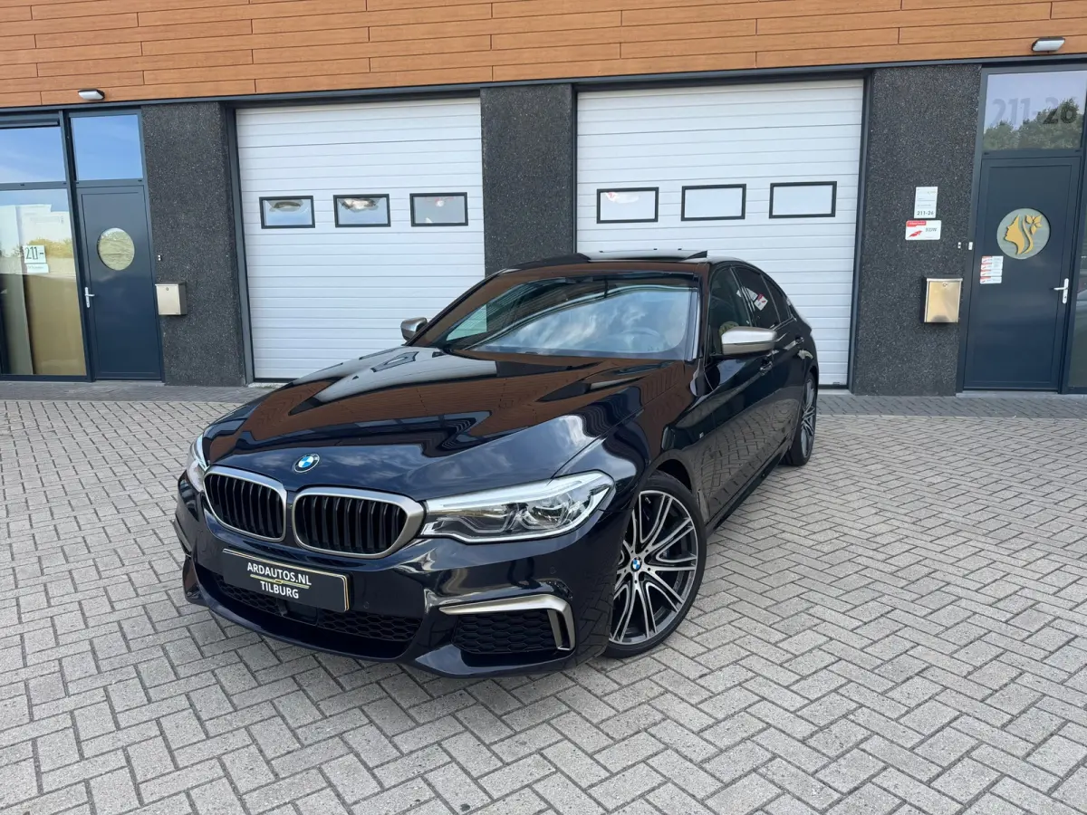 M550i xDrive High Executive Massage-Head Up