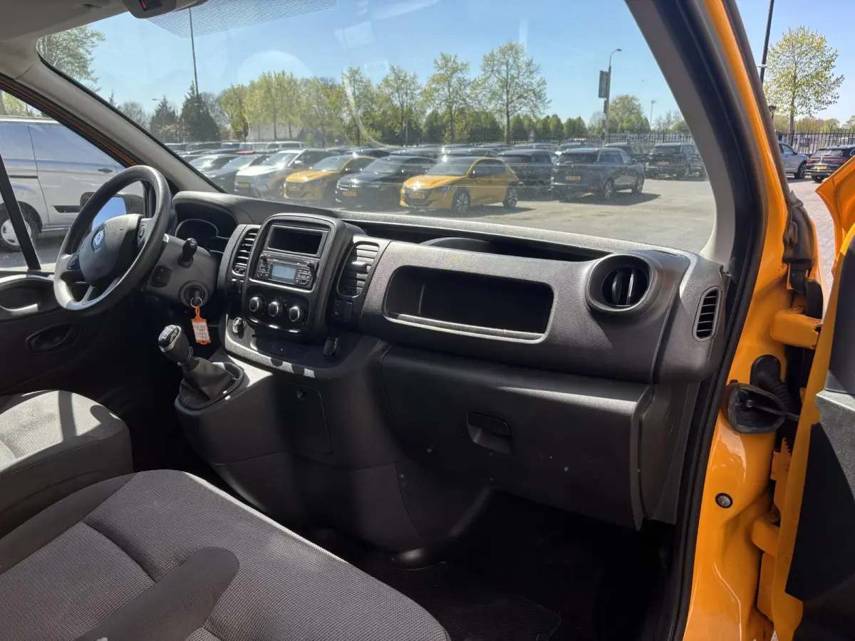 2.0 dCi 120 T27 L1H1Comfort*3PERS.*HAAK*CRUISE*A/C