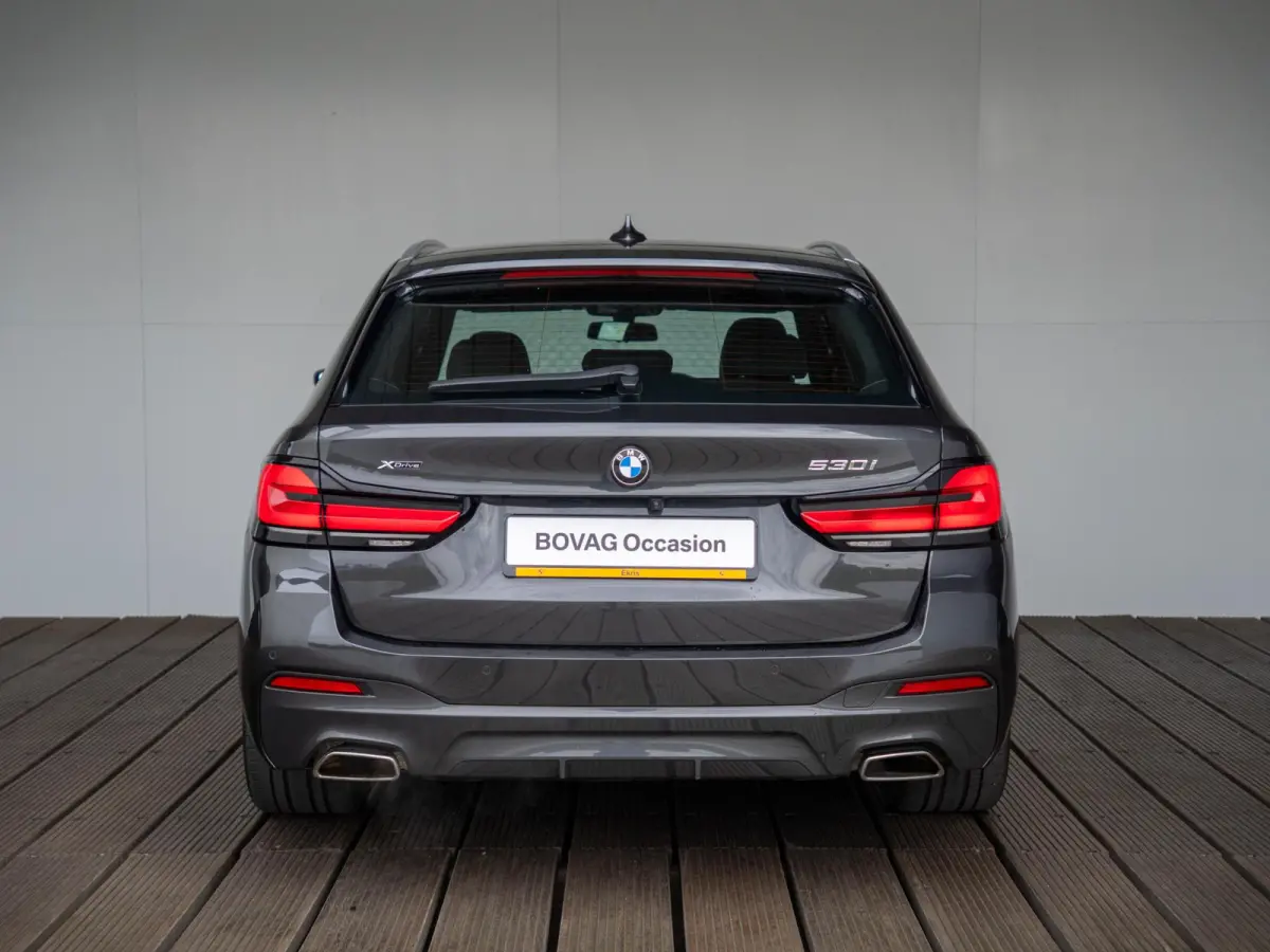530i xDrive | M Sportpakket | Verwarmd Stuurwiel | Achteruitrijcamera | Panoramadak | Stoelverwarming | Head-Up Display | PDC |
