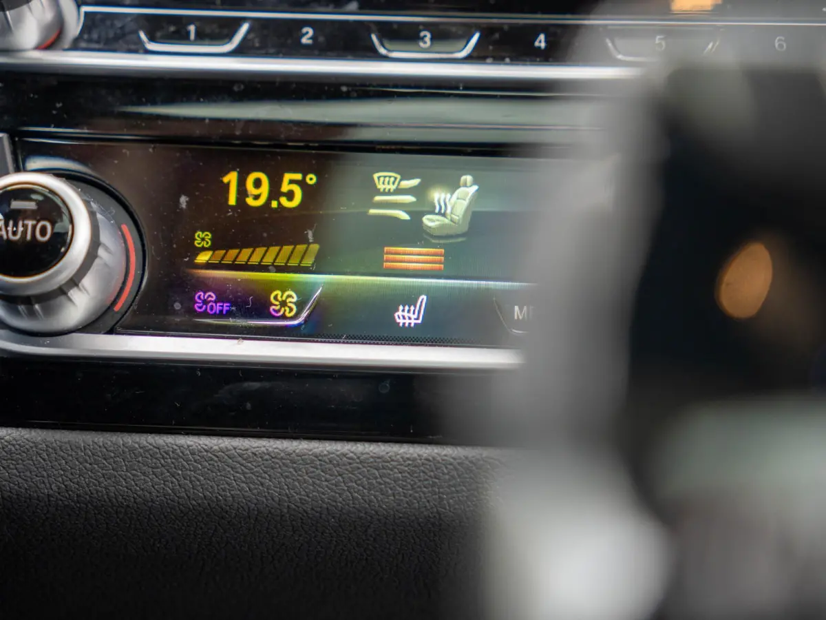 530i xDrive | M Sportpakket | Verwarmd Stuurwiel | Achteruitrijcamera | Panoramadak | Stoelverwarming | Head-Up Display | PDC |