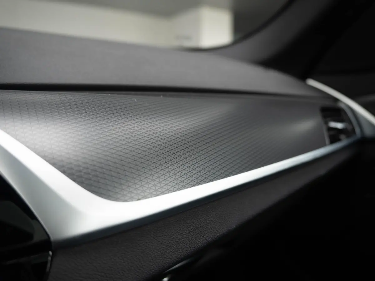 530i xDrive | M Sportpakket | Verwarmd Stuurwiel | Achteruitrijcamera | Panoramadak | Stoelverwarming | Head-Up Display | PDC |