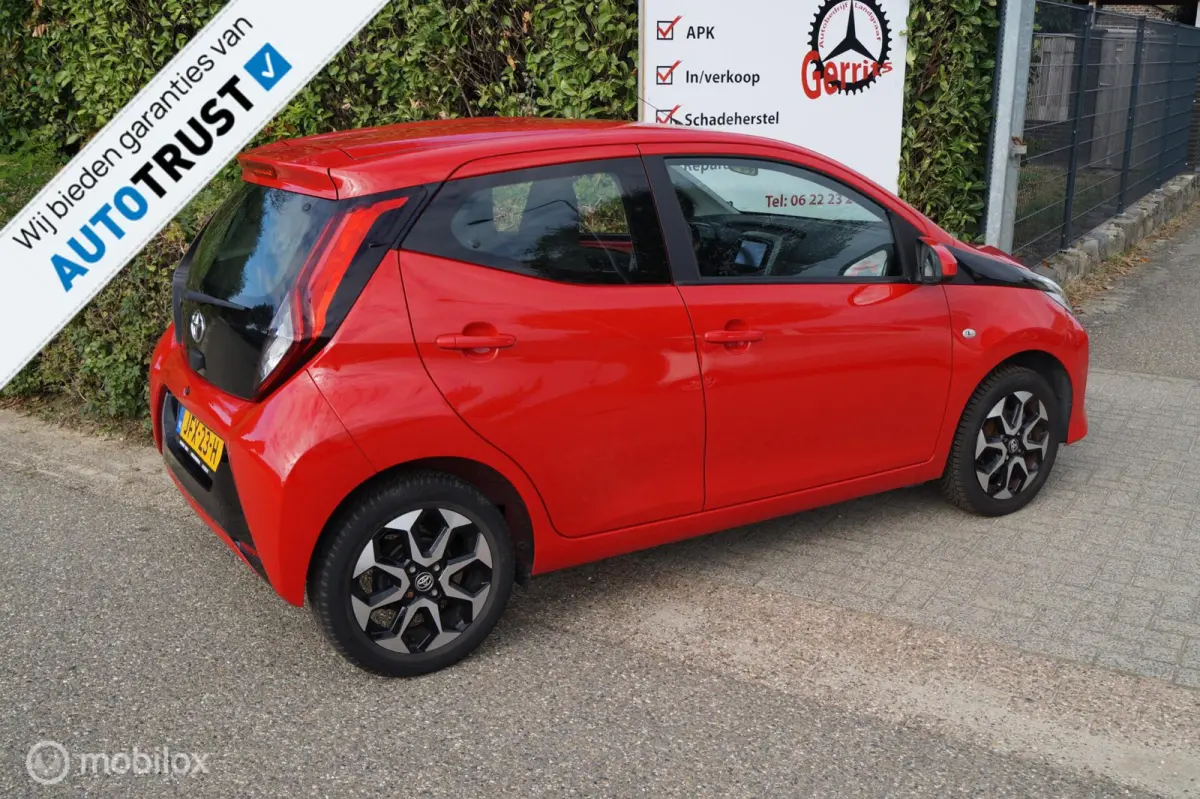 1.0 VVT-i x-joy met weinig km