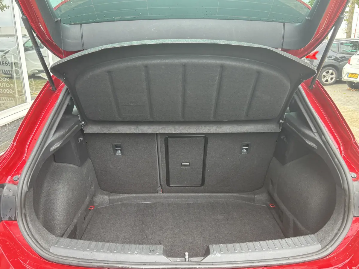 1.5 eTSI FR Launch Edition | Pano | Stuur Verwarming | Stoel Verwarming | Parkeer Camera