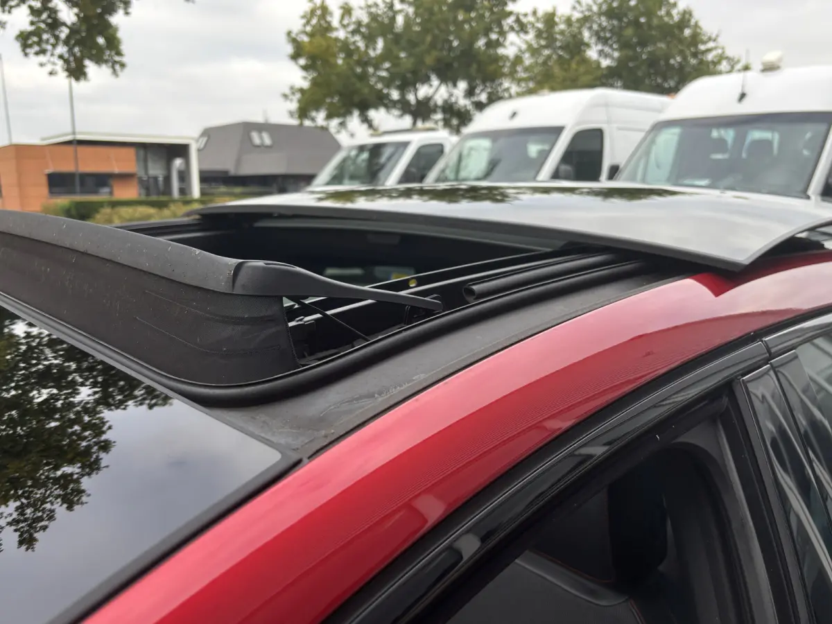 1.5 eTSI FR Launch Edition | Pano | Stuur Verwarming | Stoel Verwarming | Parkeer Camera
