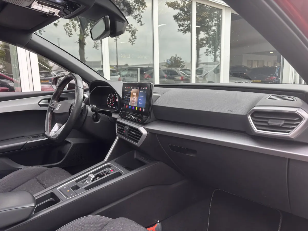 1.5 eTSI FR Launch Edition | Pano | Stuur Verwarming | Stoel Verwarming | Parkeer Camera