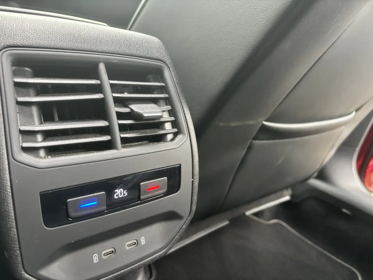 1.5 eTSI FR Launch Edition | Pano | Stuur Verwarming | Stoel Verwarming | Parkeer Camera