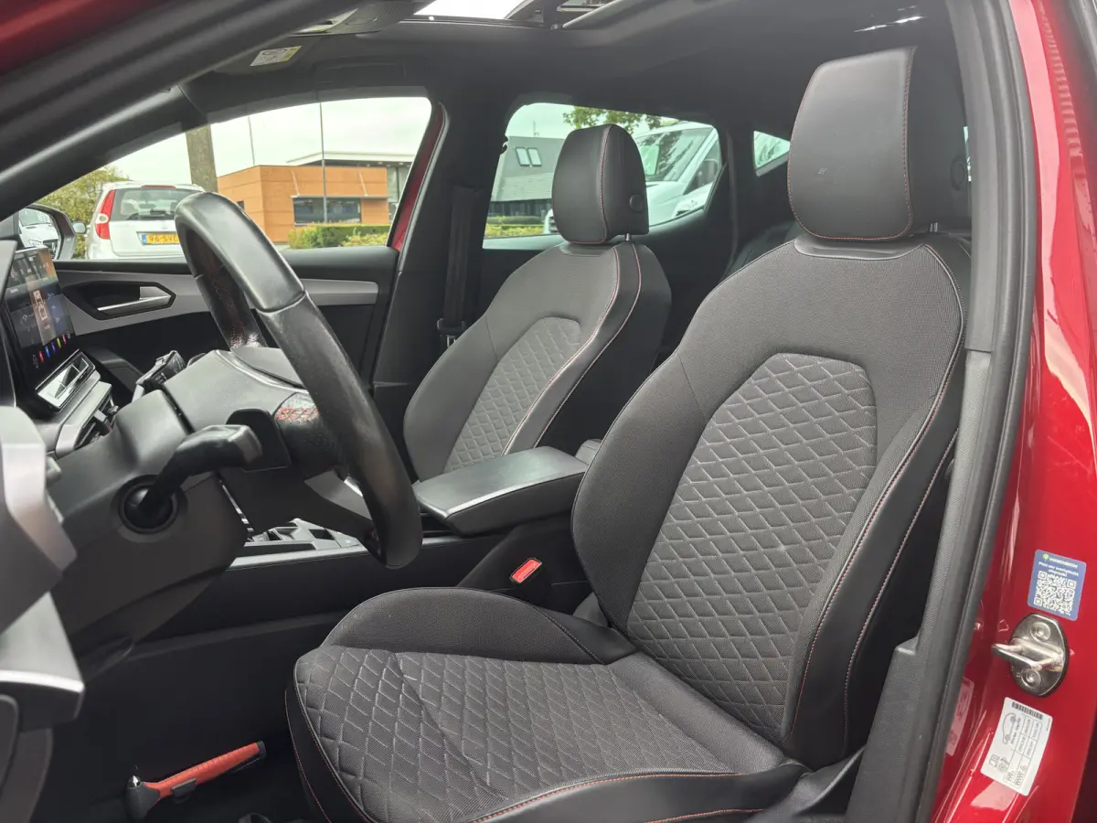 1.5 eTSI FR Launch Edition | Pano | Stuur Verwarming | Stoel Verwarming | Parkeer Camera