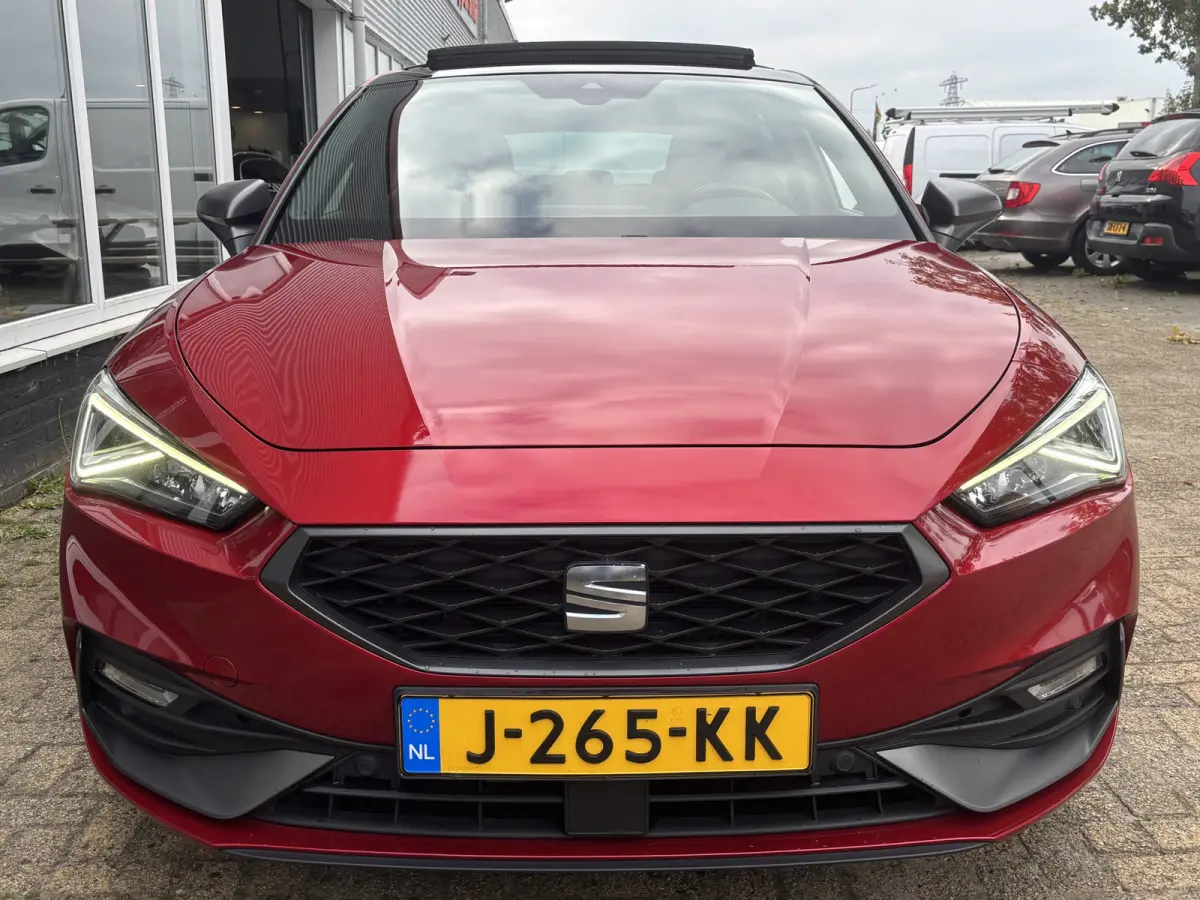 1.5 eTSI FR Launch Edition | Pano | Stuur Verwarming | Stoel Verwarming | Parkeer Camera
