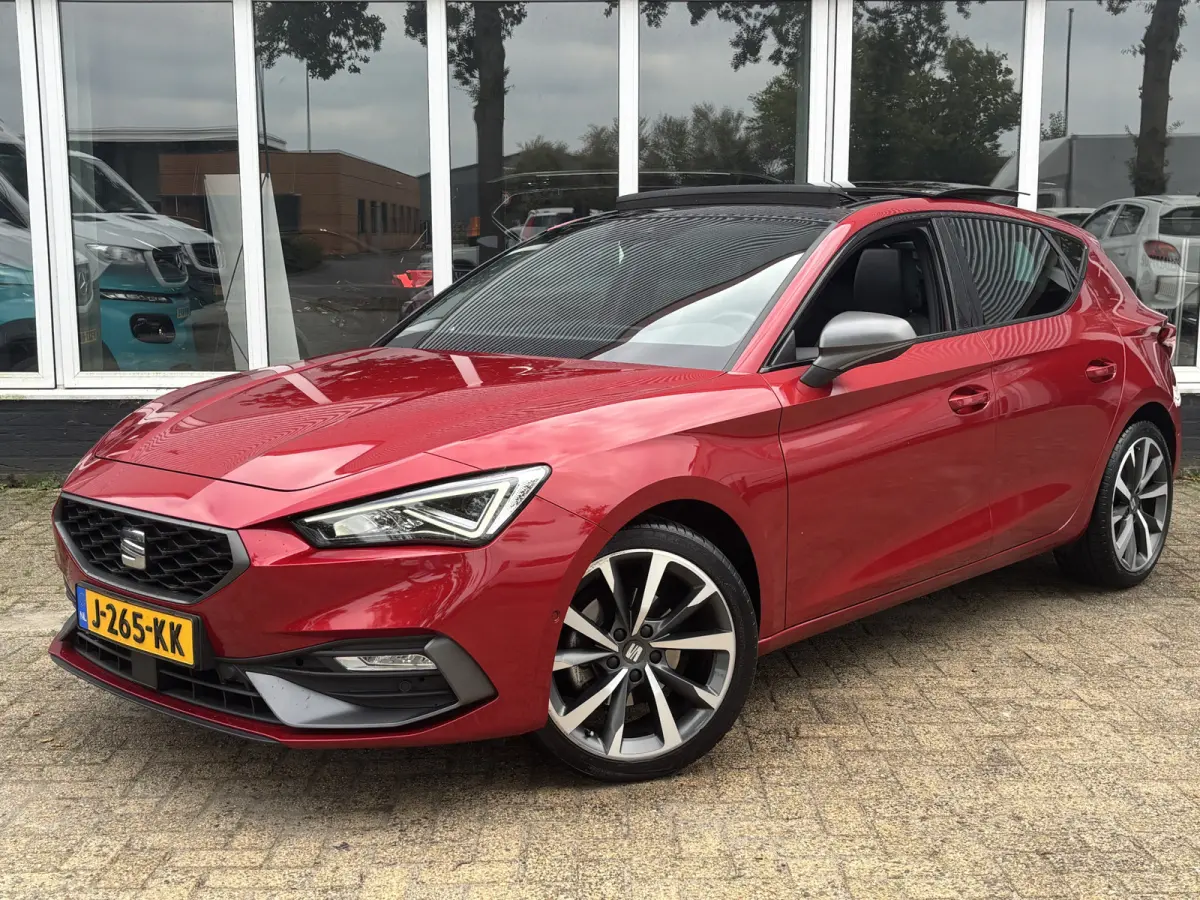 1.5 eTSI FR Launch Edition | Pano | Stuur Verwarming | Stoel Verwarming | Parkeer Camera
